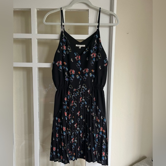 Rebecca Minkoff Floral Print Pleated Dress - Picture 5 of 13